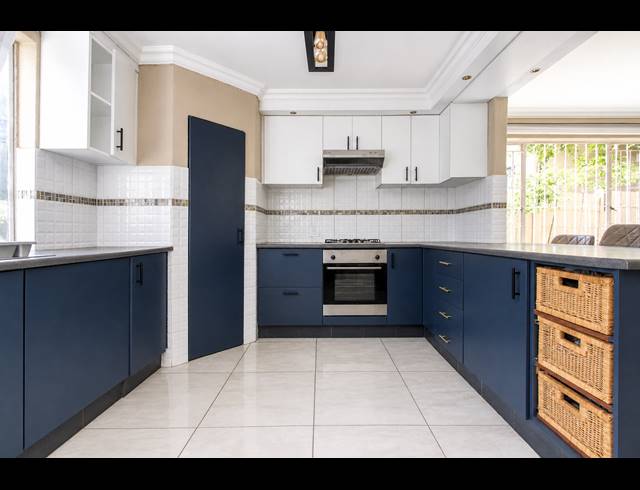 4 BEDROOM FREESTANDING FOR SALE IN WELTEVREDEN PARK